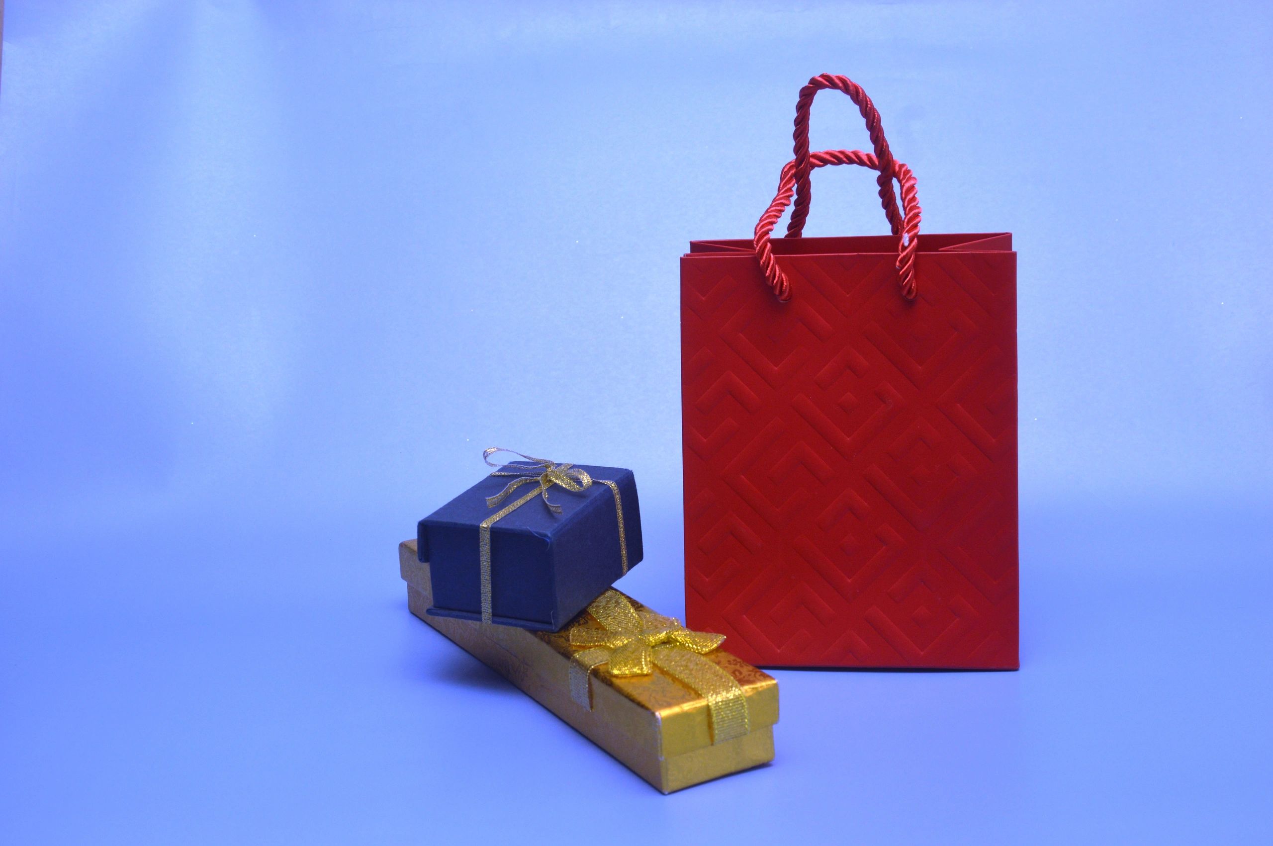 Cajas de regalo coloridas para celebraciones