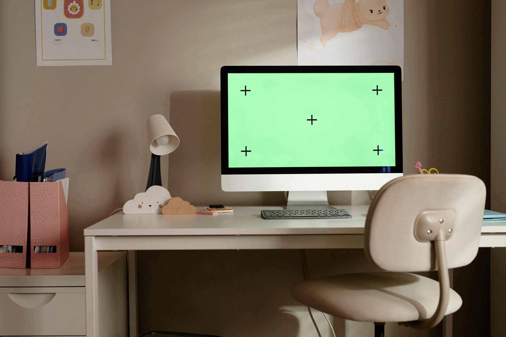Escritorio con presentación tipo mockup para branding
